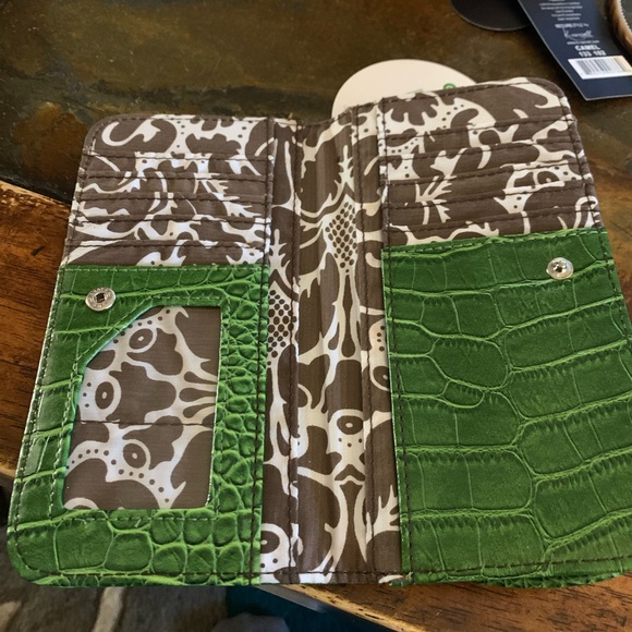 Slimline green leather wallet from Initials - Picture 3 of 4